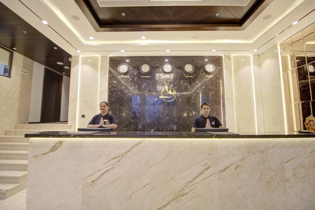 Cygnett Collection K K Hotel Faizābād Exteriör bild